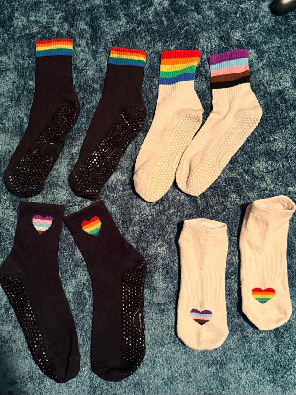 LE MoveActive Pride 4pk Pilates/Barre/Yoga Grip Socks Women’s M 8-10
